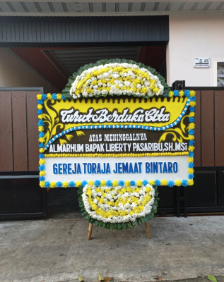 Papan Bunga Duka di Kencana Harapan