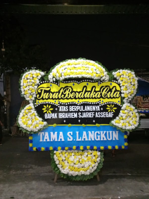 Papan Bunga Duka di Kencana Harapan
